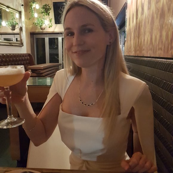 Meet your Posher, Cassandra - Picture 4 of 4